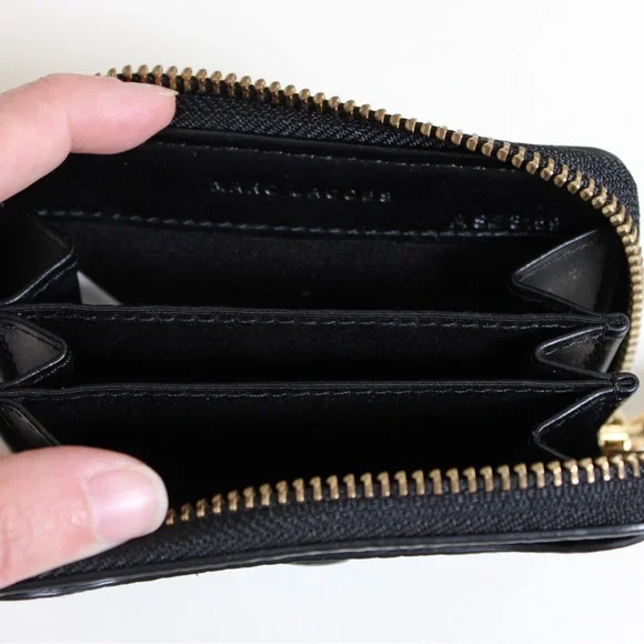 !!SUMMER SALE!! Marc Jacobs Black Textured Wallet with Gold Details - Picture 3 of 5